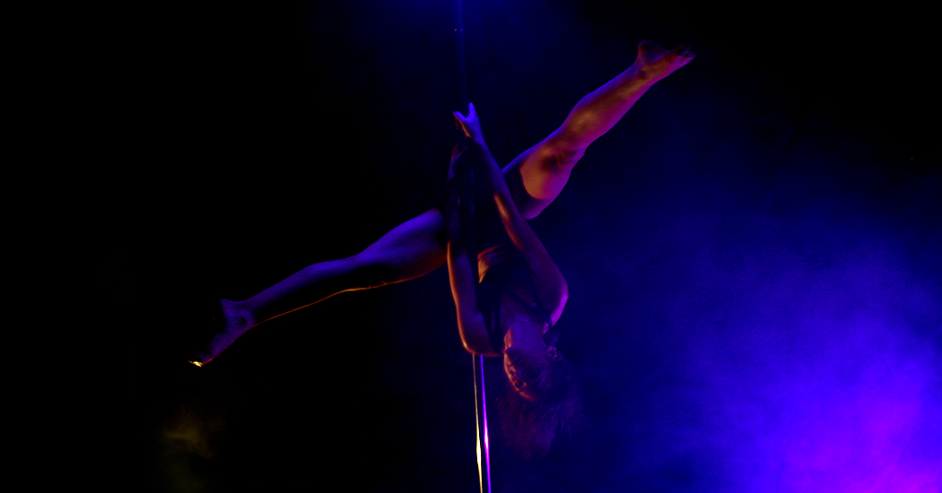 Lady Kitty´s Hell´s Belles: Pole Dance, Ringakrobatik, Burlesque