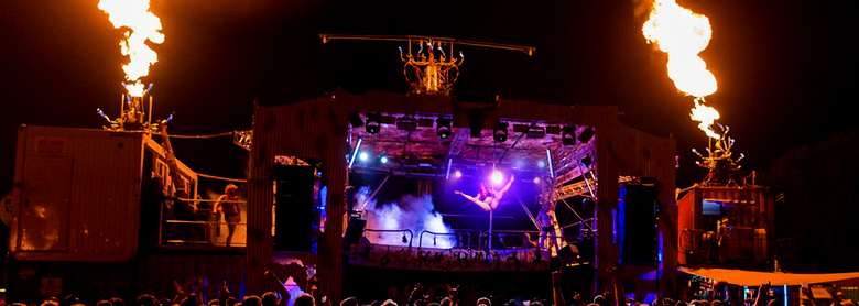 Auftritt Wacken Open Air : Poledance, Strip, Ringakrobatik, Vertikaltuch, Burlesque - Lady Kitty´s Hell´s Belles